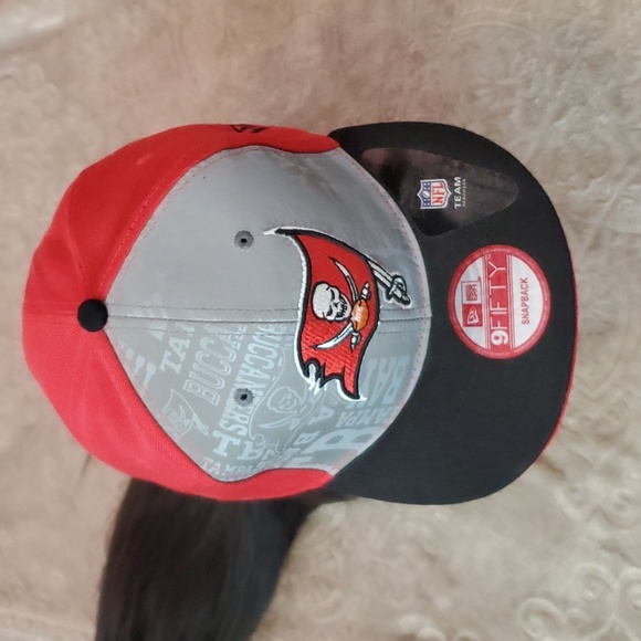 Tampa Bay Buccaneers New Era 9FIFTY Snapback - Picture 5 of 10